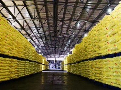 深圳东莞现货尿素 防结晶颗粒脱硫脱硝等农业级工业级尿素批发图3